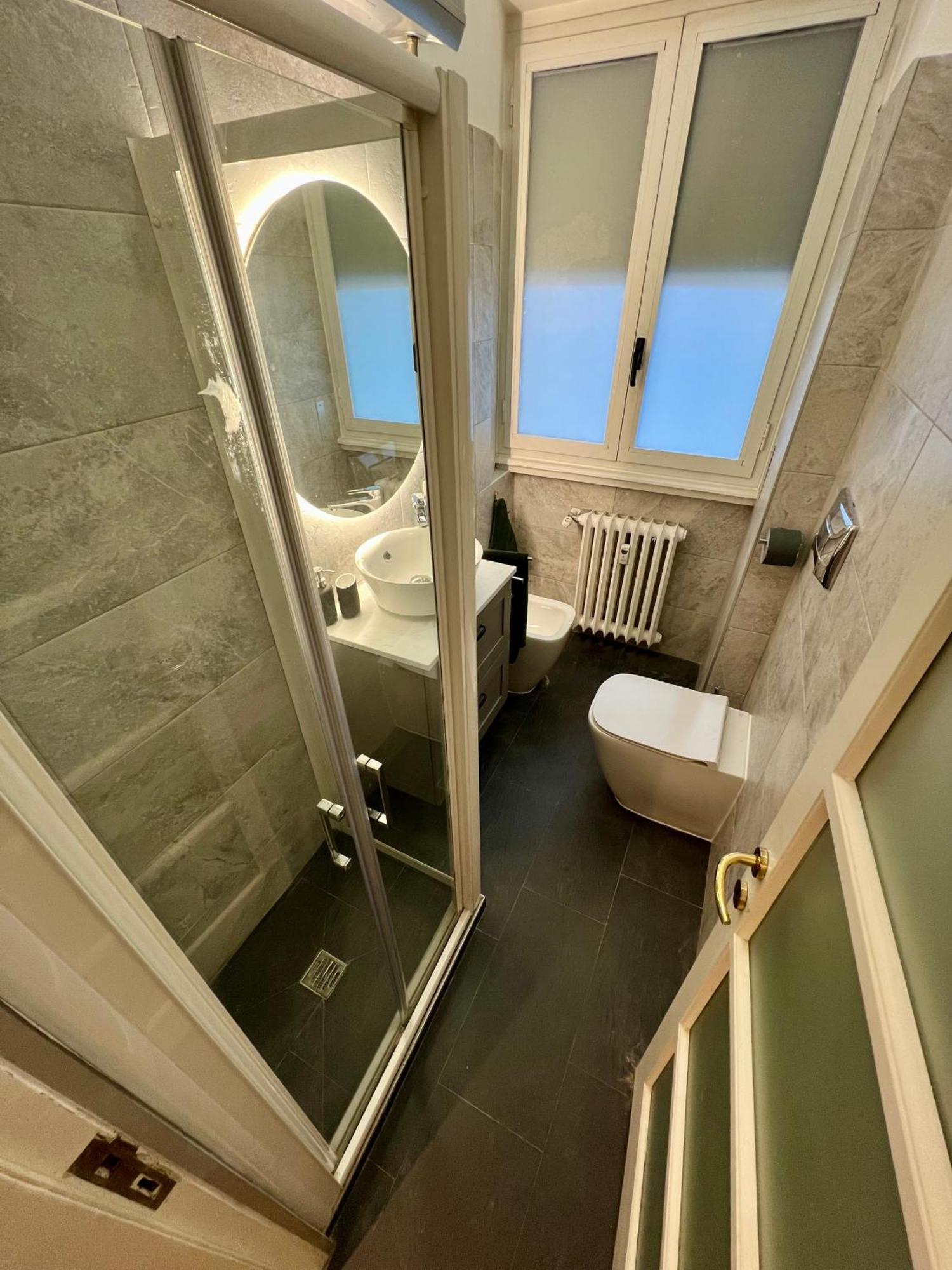 La Bella Milano Charme Apartment 3 Km Away From Duomo/ Netflix & Wi-Fi Included Zewnętrze zdjęcie