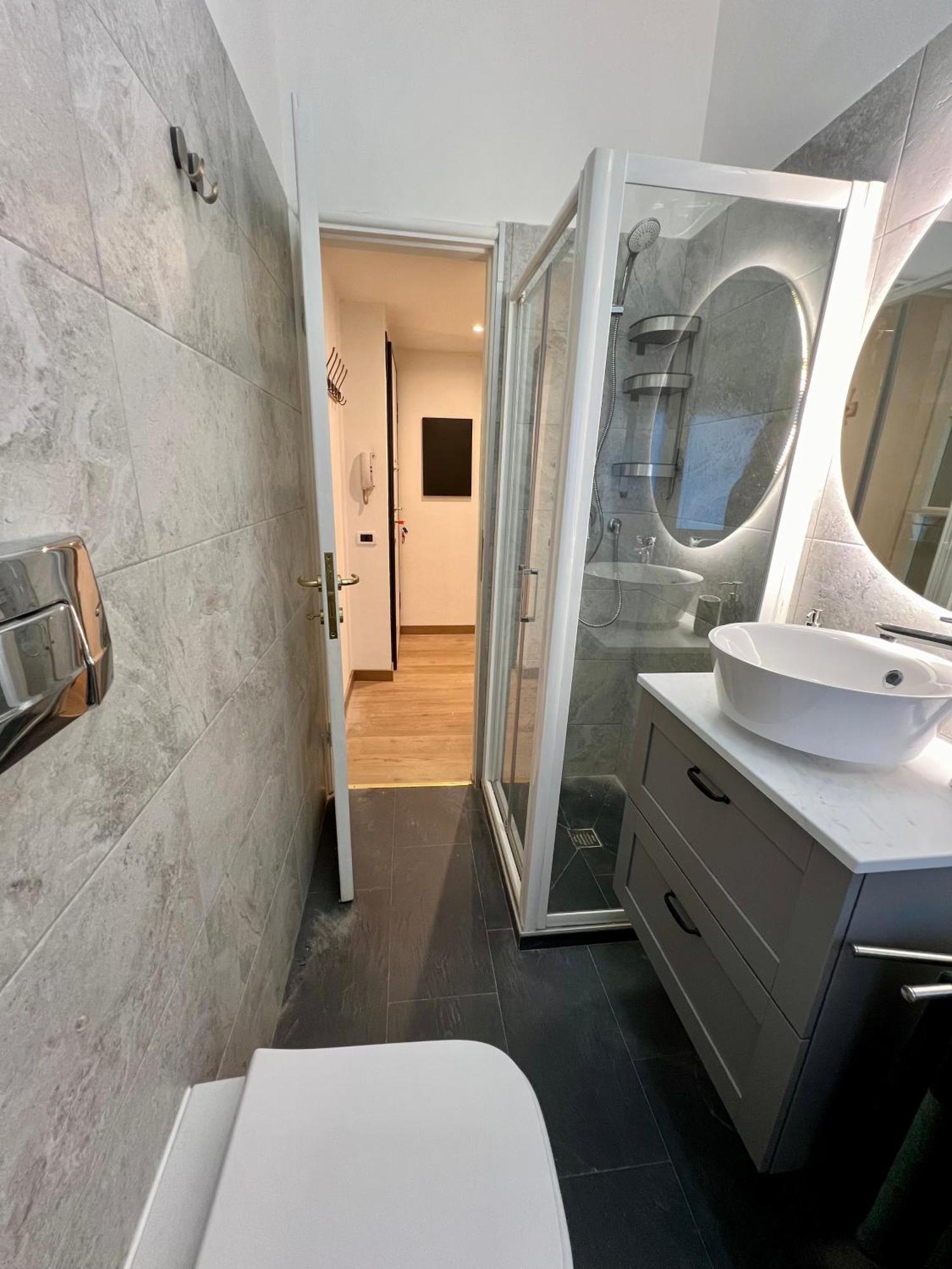 La Bella Milano Charme Apartment 3 Km Away From Duomo/ Netflix & Wi-Fi Included Zewnętrze zdjęcie